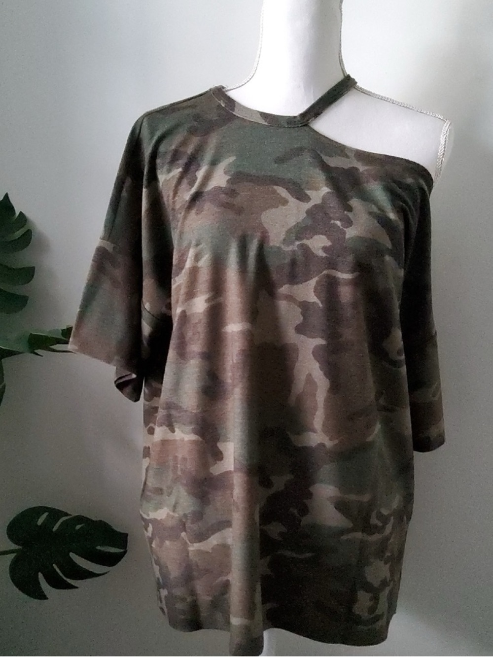 Asymmetric One-Shoulder Camo Top - Green/Brown
